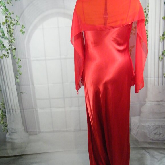 Robe de Bal ou demoiselle d’honneur en Satin Rouge Taille 4 - Picture 6 of 7